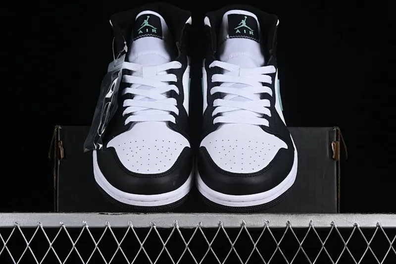 All categories Air Jordan Jordan series basketball shoes Air Jordan 1 Mid Air Jordan 1 Mid AJ1 Joe 1 white black green Chinese culture and leisure sneakers DQ8426-103